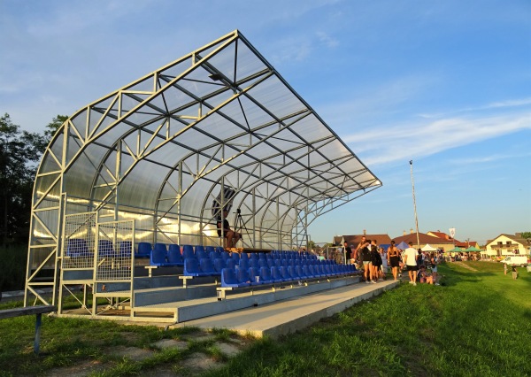Futbalový štadión Malé Leváre - Malé Leváre
