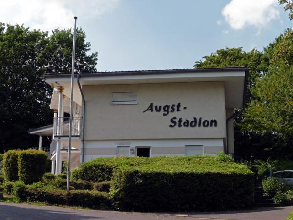 Augst-Stadion - Neuhäusel