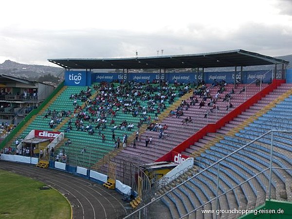 Estadio Nacional José de la Paz Herrera Uclés - Tegucigalpa