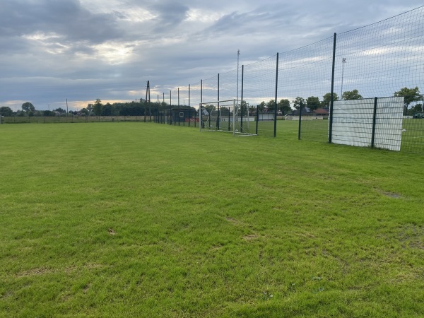 Paradiesstadion Nebenplatz 1 - Rees-Mehr