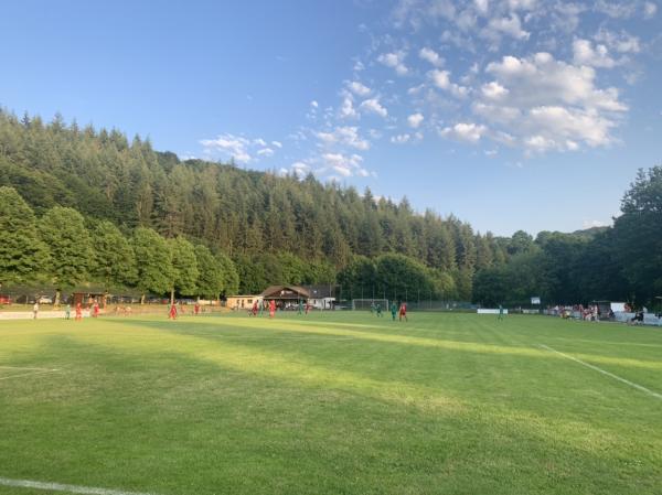 Sportplatz In der Au - Roßbach/Wied