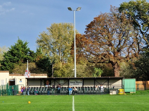 Rectory Meadow - London-Hanworth, Greater London