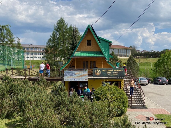 Stadion Gminny w Maniowyie - Maniowy