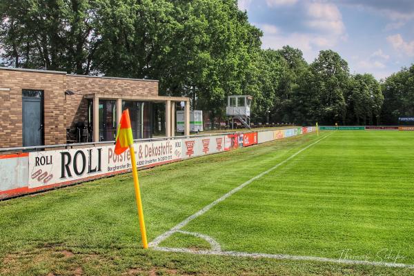 Walter-Steinkühler-Stadion - Emsdetten-Isendorf