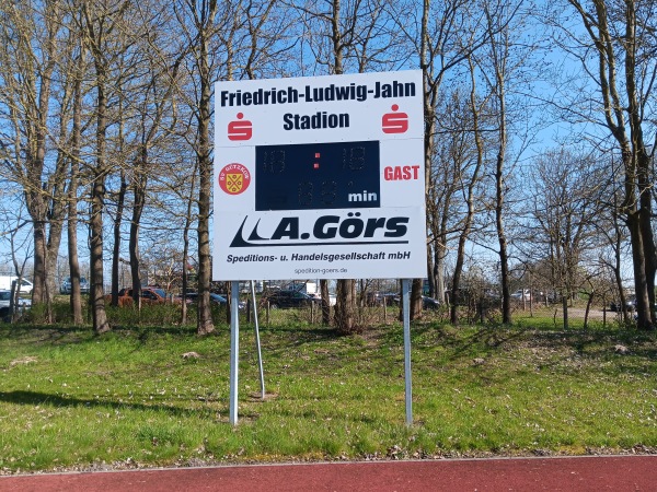 Friedrich-Ludwig-Jahn-Stadion - Gützkow