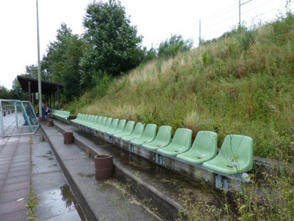 Rolf-Hahn-Stadion - Overath-Heiligenhaus
