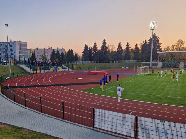 Stadion Miejski Zdegenerowany - Starachowice