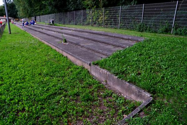 Sportplatz an der Autobahn - Köln-Rodenkirchen