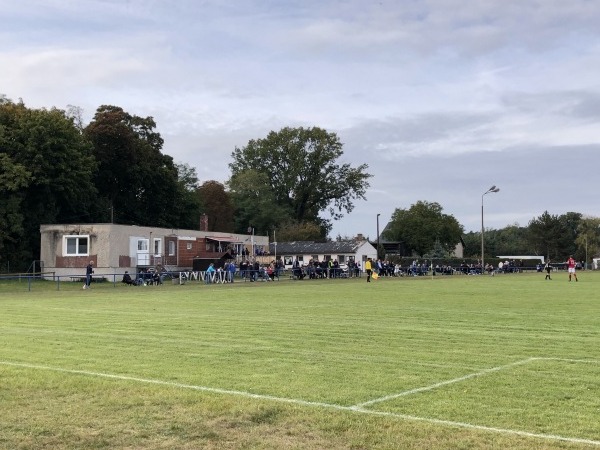 Sportplatz am Bahnhof - Neißemünde-Wellmitz