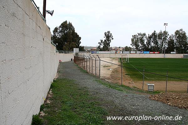 Theodorio Koinotiko Stadio Pera Choriou - Nisou