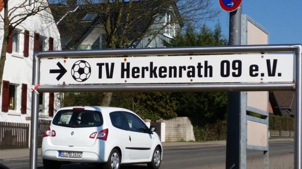 Sportplatz Braunsberg - Bergisch Gladbach-Herkenrath