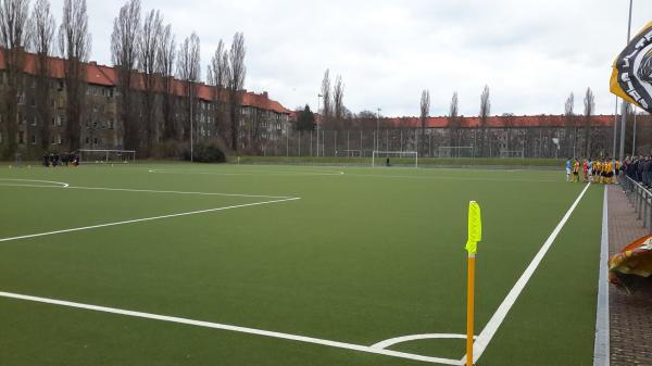 Friedrich-Ebert-Stadion Nebenplatz 1 - Berlin-Tempelhof