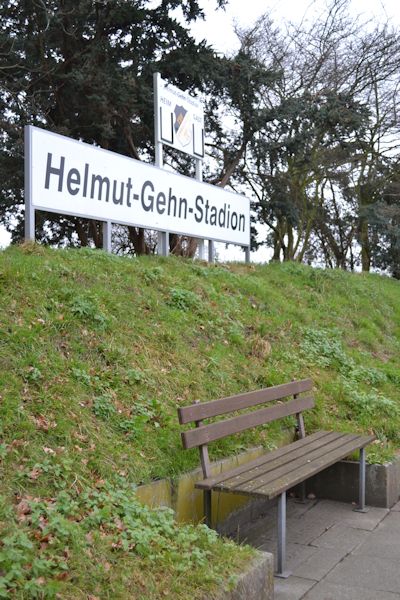 Helmut-Gehn-Stadion - Klein-Offenseth-Sparrieshoop