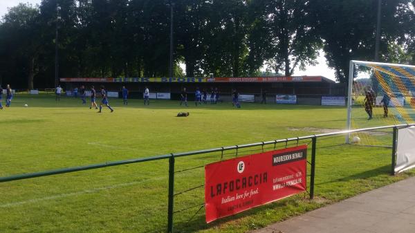 Stadion Beukenhof - Hasselt-Sint-Lambrechts-Herk