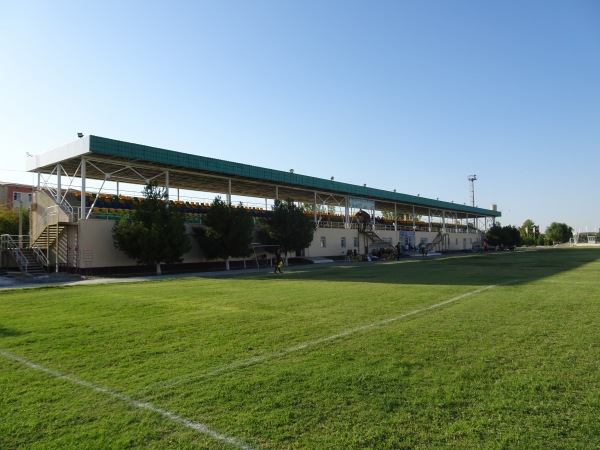 Yoshliq Stadioni - Karmana