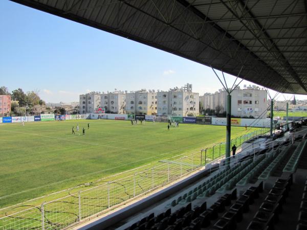 Şehit Hüseyin Ruso Stadı - Lefkoşa (Nicosia)