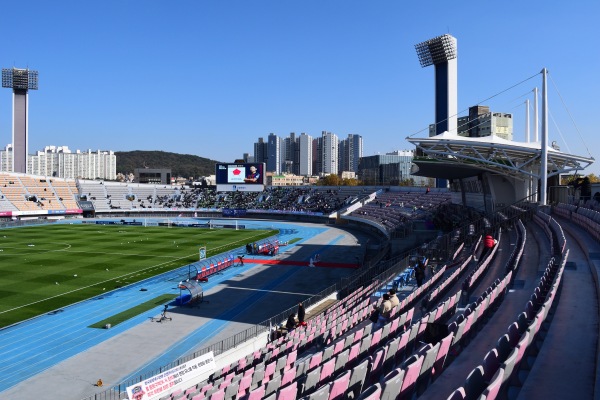 Suwon Stadium - Suwon