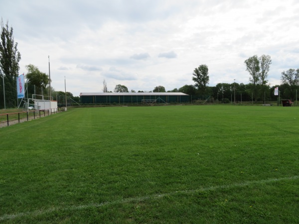 Hans-Weniger-Sportstätte - Güsten