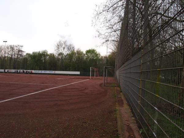 Sportplatz Am Beeckbach - Duisburg-Bruckhausen