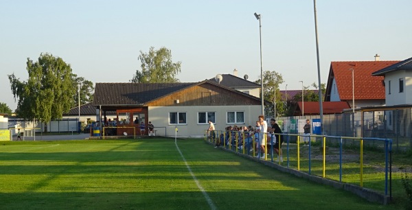 Sportplatz Matzendorf-Hölles - Matzendorf-Hölles