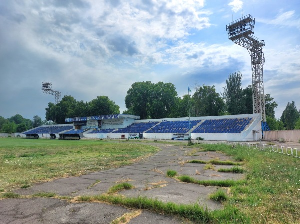 Qibray Stadioni - Qibray