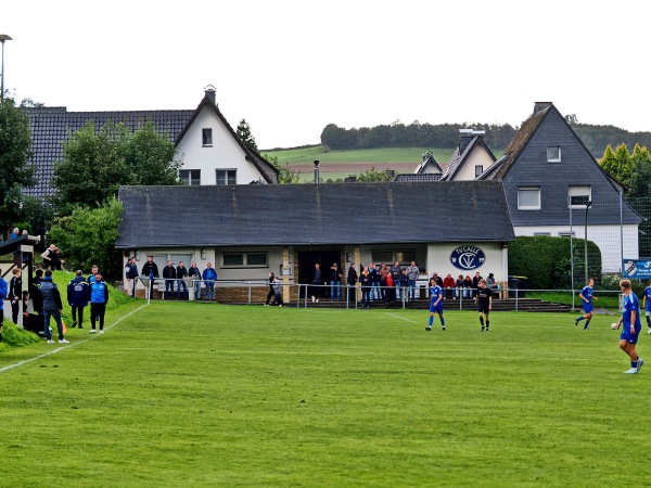 Sportplatz Caller Straße - Meschede-Wallen