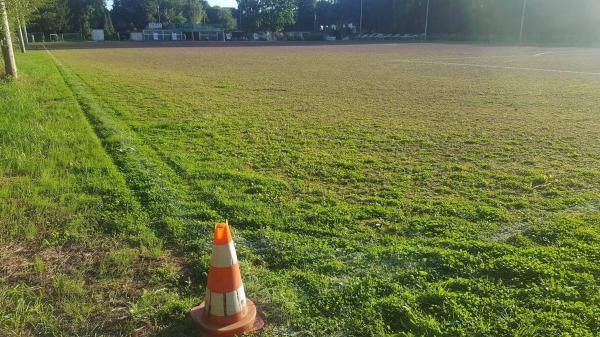 Stadion an der Landesgrenze Nebenplatz - Hamburg-Wilhelmsburg