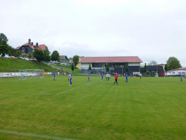 Sportplatz an der Grundschule - Büchlberg