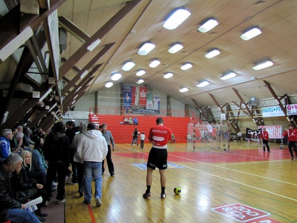 Paul-Merkewitz-Sporthalle - Staßfurt
