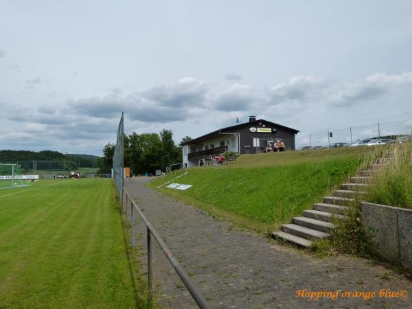 Sportplatz Auf der Mühle - Dautphetal-Holzhausen