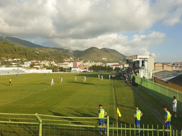 Stadiumi Laçi - Laçi