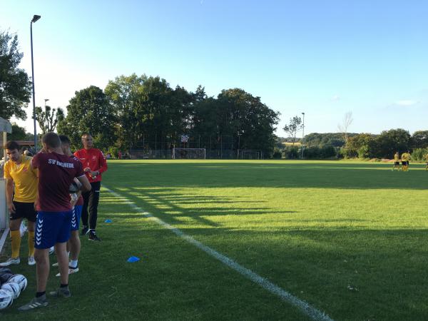 Sportplatz an der alten Schule - Meddewade