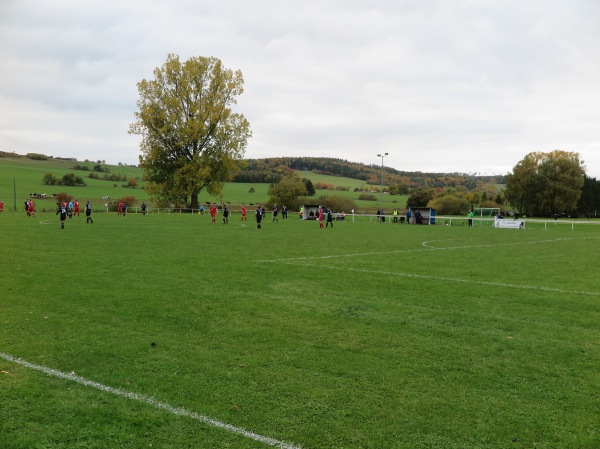 Sportplatz Marisfeld - Marisfeld