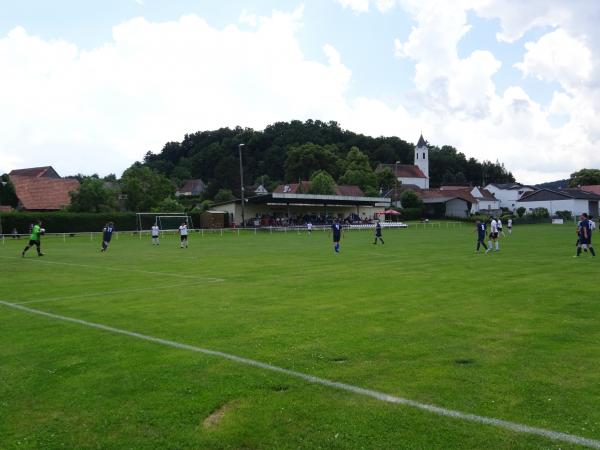Sportplatz Kukmirn - Kukmirn