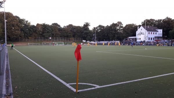 Sportanlage Apenrader Straße - Köln-Neuehrenfeld