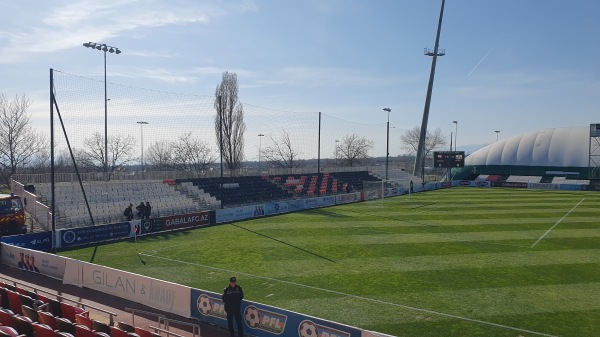 Qəbələ şəhər stadionu - Qəbələ
