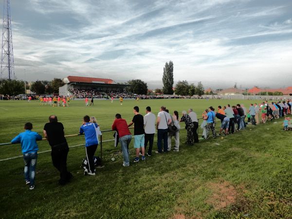 Štadión TJ Družstevník Vrakúň - Vrakúň