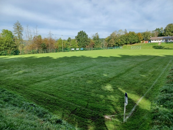 Sportplatz am Waldrand - Löhnberg-Obershausen