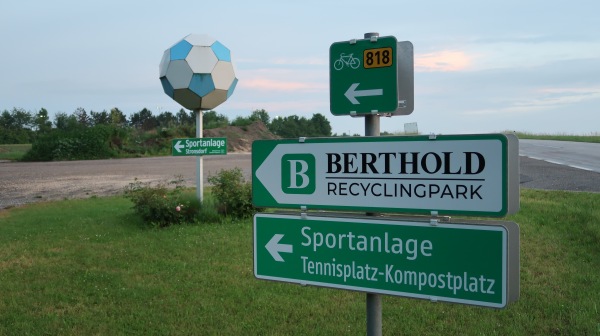 Hirschenbergstadion - Stronsdorf