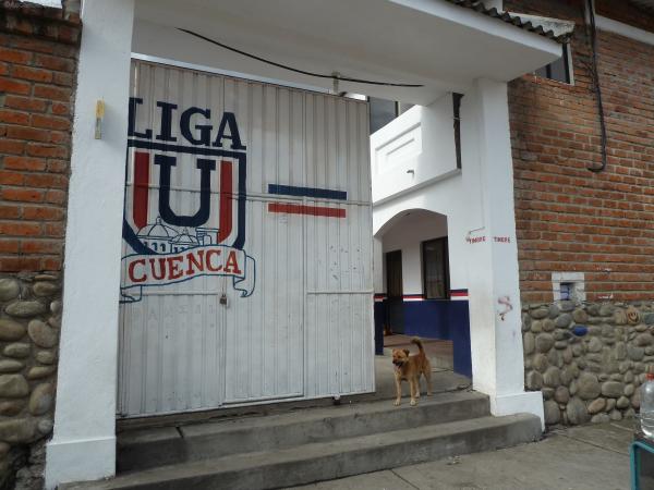 Estadio Municipal De Cazhapata - Cuenca