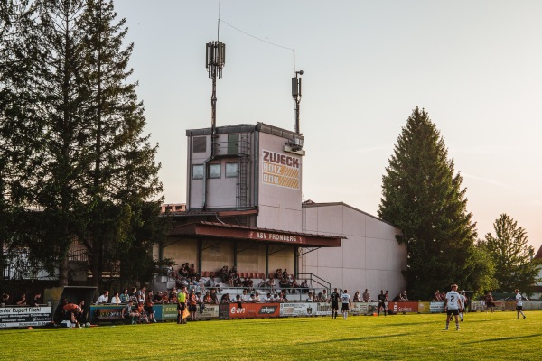 Sportgelände Olympiastraße - Schwandorf-Fronberg