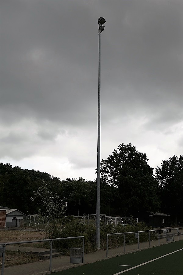 Stadion Sander Tannen Nebenplatz 2 - Hamburg-Bergedorf