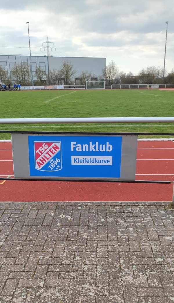 KLH SportPark - Lehrte-Ahlten