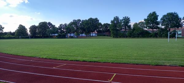 Schulsportplatz - Sandesneben