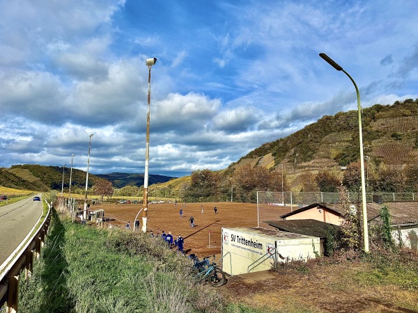 Sportplatz an der B53 - Trittenheim
