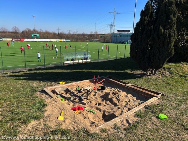 Sportplatz Stuttgarter Straße - Dresden-Coschütz