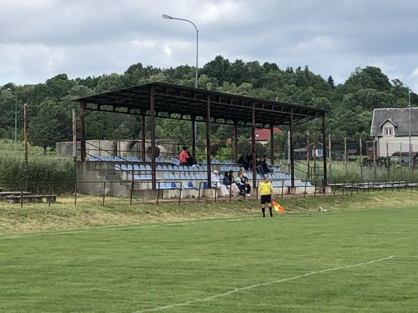 Boisko w LKS Grodzisko Raciechowice - Raciechowice