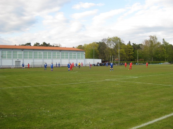 Sportplatz Straße der Deutsch-Sowjetischen Freundschaft - Elbe-Parey-Güsen