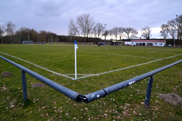 Sportplatz an der B190 - Salzwedel-Pretzier