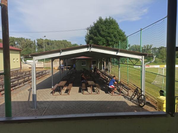 Fotbalové hřiště Mėnin - Měnin
